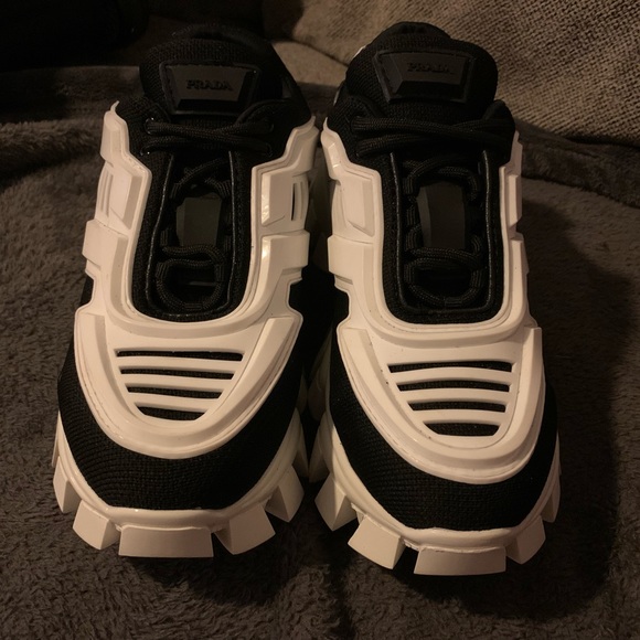 Size 6 cloudburst thunder prada shoes. - Picture 2 of 4